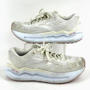 Brooks Ghost Max 2 Womens 6.5 Off White Ivory Running Shoes Mesh Active Gym